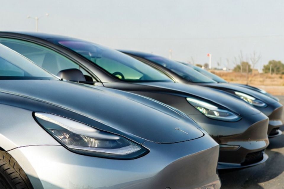 Tesla Weiterempfehlung 2026 – So funktioniert das Empfehlungsprogramm