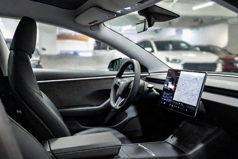 Tesla Grok in Europa – KI-Assistent jetzt in Tesla Fahrzeugen in Deutschland verfügbar